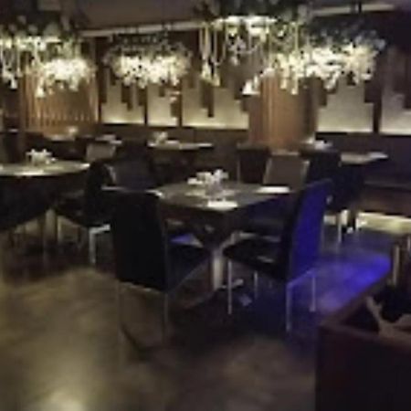 The Gagan Plaza Hotel Kanpur Extérieur photo