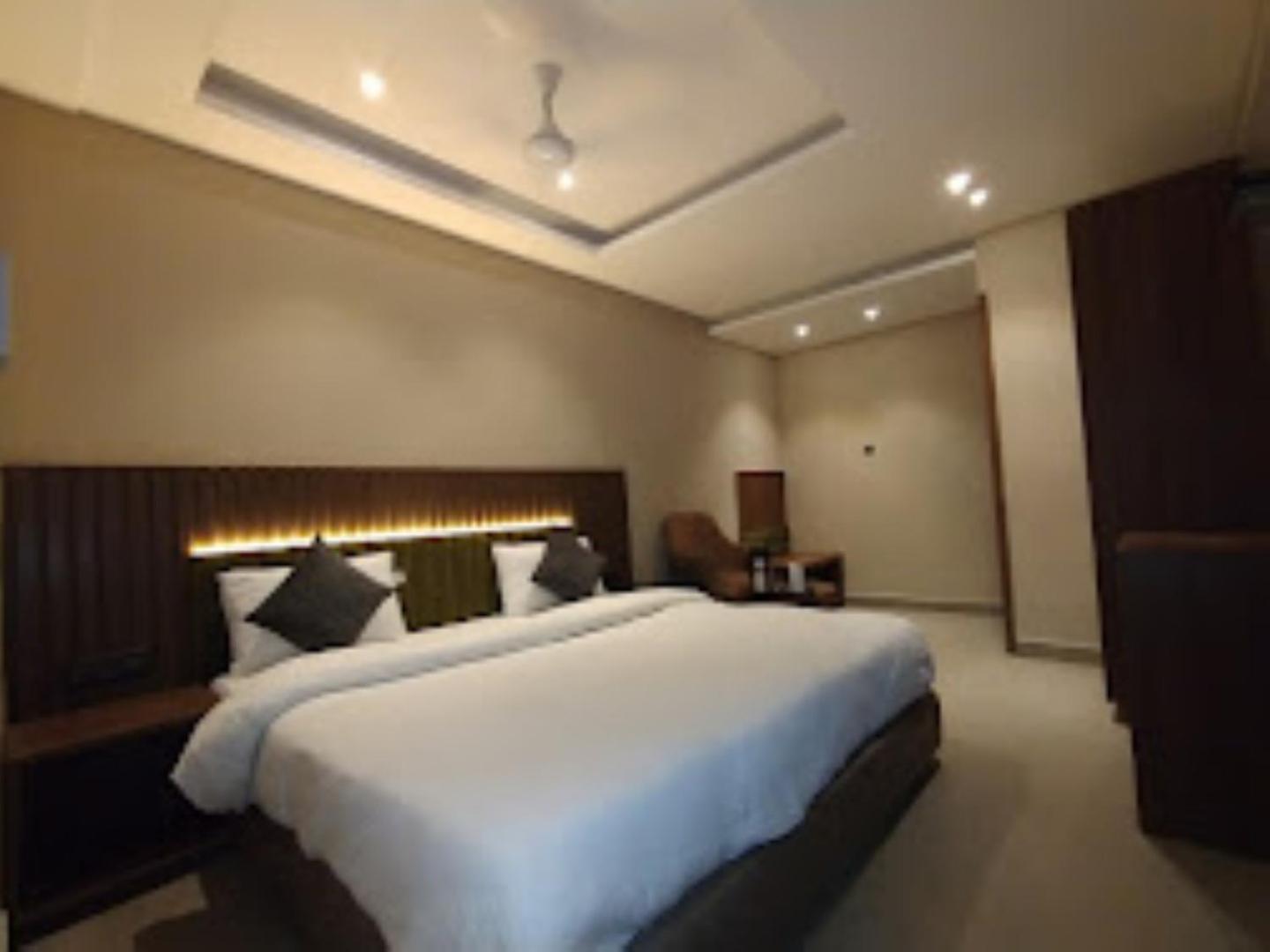 The Gagan Plaza Hotel Kanpur Extérieur photo